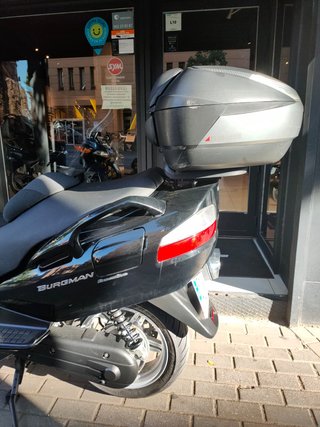 Suzuki Burgman 650 Executive Negra
