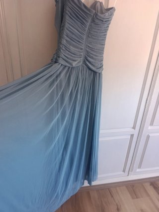 Vestido largo azul para invitada de boda