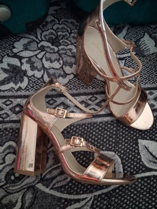 Tacones Champán