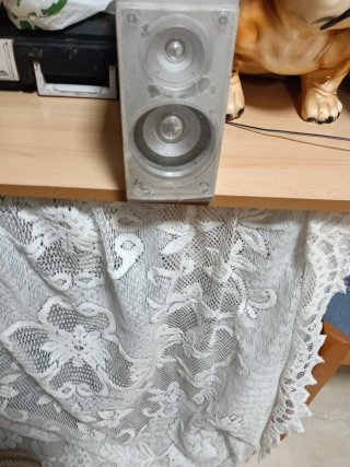 Minicadena Thomson 4 CDs y 1 altavoces pequeños