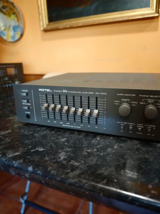 Amplificador Rotel RA 1000 Negro
