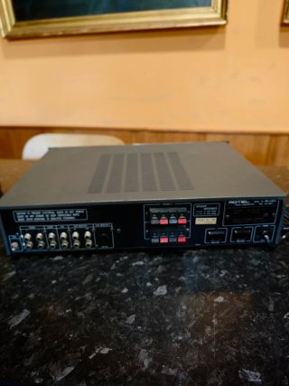 Amplificador Rotel RA 1000 Negro