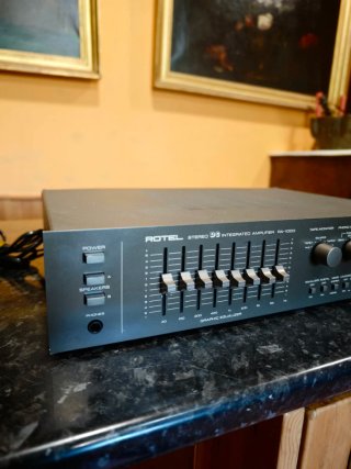 Amplificador Rotel RA 1000 Negro