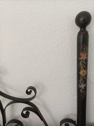 Cabecero de forja y mesitas de matrimonio