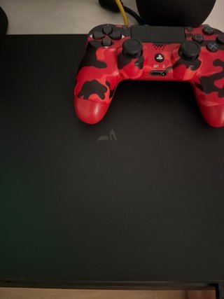 Consola PS4 slim 1 TB+ Mando Camuflaje + Juegos