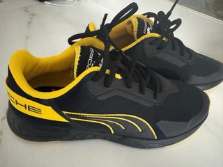 Zapatillas Puma Porsche Negras y Amarillas