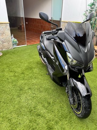 Yamaha XMAX 400 Negra