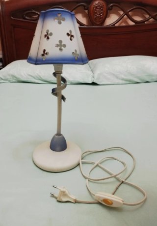 Conjunto lámparas techo y mesita azul/blanco