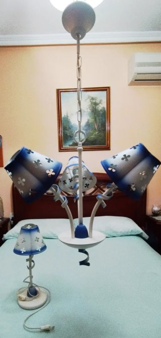 Conjunto lámparas techo y mesita azul/blanco