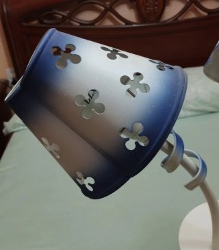 Conjunto lámparas techo y mesita azul/blanco