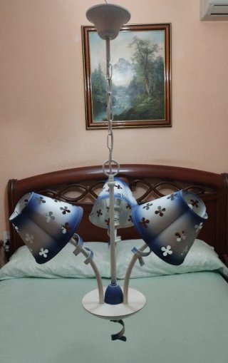 Conjunto lámparas techo y mesita azul/blanco