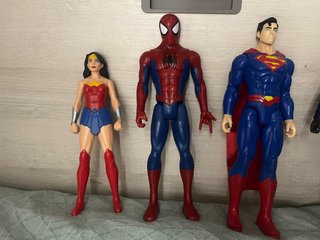 Muñecos Superhéroes Marvel y DC