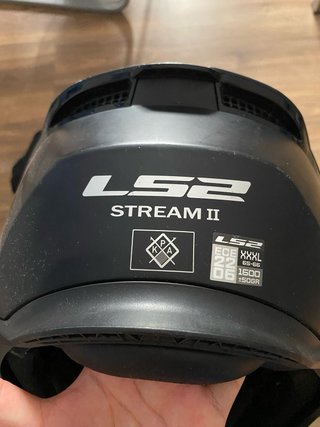 Casco de moto LS2 negro