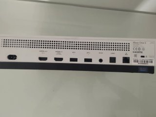 Consola Xbox One S Blanca + Cables