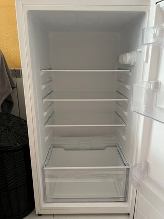 Frigorifero bianco con congelatore
