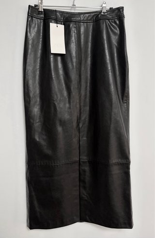 Falda Zara efecto piel negra NUEVA