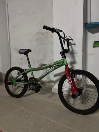 Bicicleta BMX Freestyle Verde