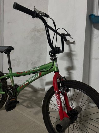 Bicicleta BMX Freestyle Verde
