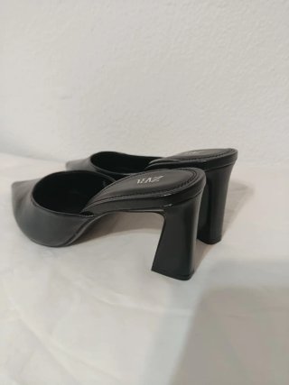 Zapatos tacón Zara Talla 38 Negro