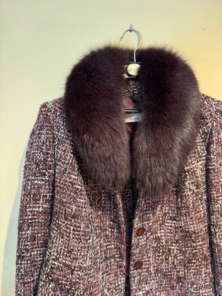 Elegante conjunto de chaqueta y falda