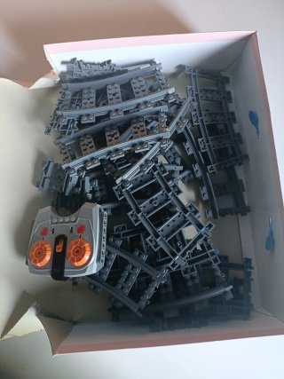 LEGO Tren 7938 y Estación 7937