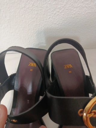 Sandalias Zara Talla 36 Tacón Ancho Hebillas Dorad