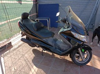 Suzuki Burgman 250 Negra
