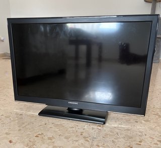 Televisión Ansonic 24' con soporte pared