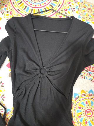 Vestido negro manga larga con anilla