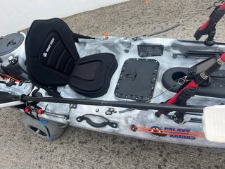 Kayak Galaxy con accessori da pesca