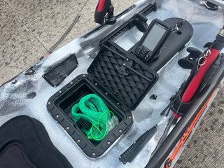 Kayak Galaxy con accessori da pesca