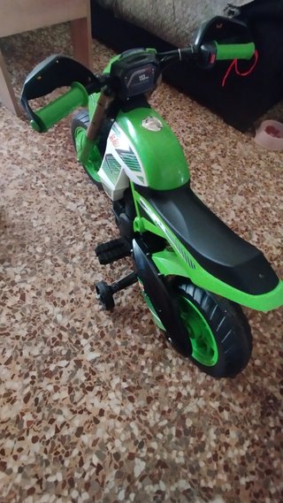 Moto Eléctrica Infantil Verde y Negra