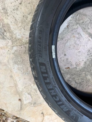 Neumáticos Michelin CrossClimate 2 225/45 R18