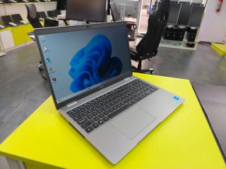 Dell Latitude 5520 i5 di 11a generazione | 8 GB di RAM | SSD da 256 G