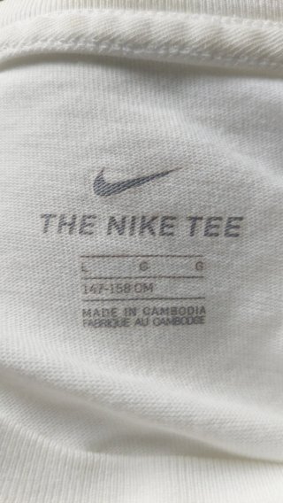 Camiseta Nike Blanca Logo. Talla 142-158 cm