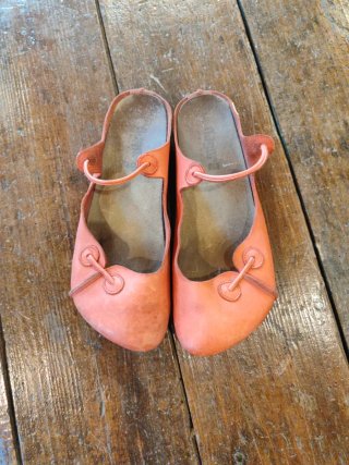 NAGORE Sandalias zueco rojas