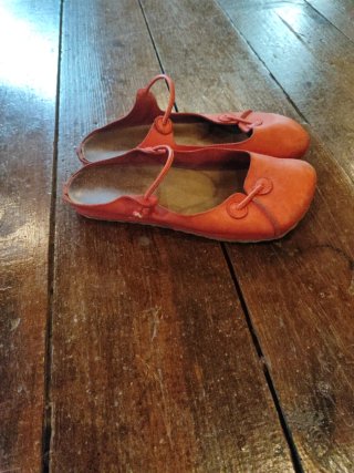NAGORE Sandalias zueco rojas