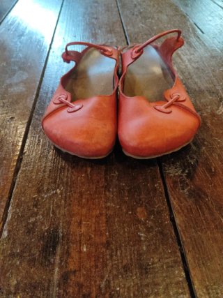 NAGORE Sandalias zueco rojas