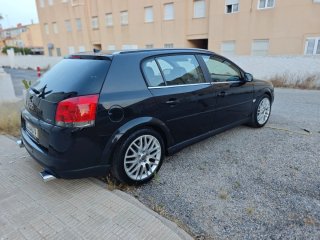 Opel Signum 2004