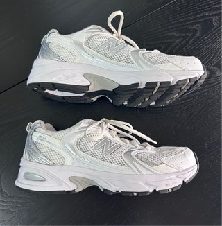 New Balance 530 Plata y Blanco Unisex