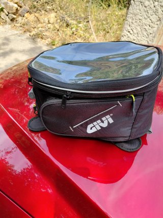 Bolsa Sobredeposito Givi EA117 Tanklock Negra