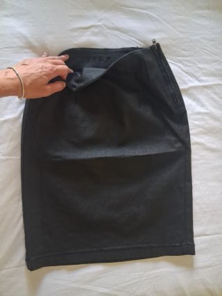Lote de 4 Faldas y 1 short