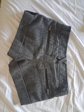 Lote de 4 Faldas y 1 short