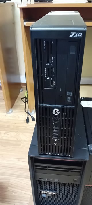 Lote 8 PCs  para piezas/revisar