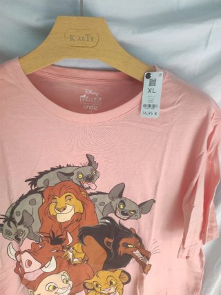 Lote 2 Camisetas Disney: Stitch y Rey León
