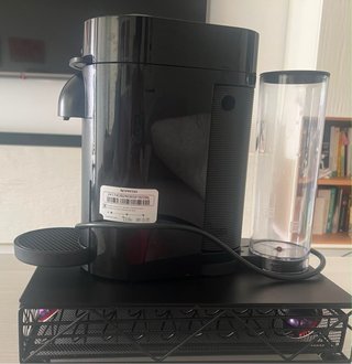 Cafetera Nespresso  vertuo DeLonghi Negra