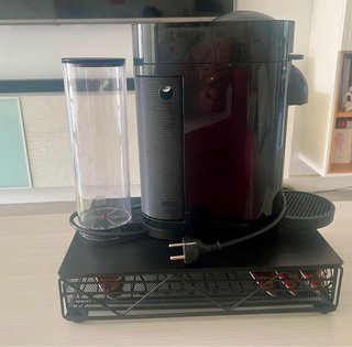 Cafetera Nespresso  vertuo DeLonghi Negra