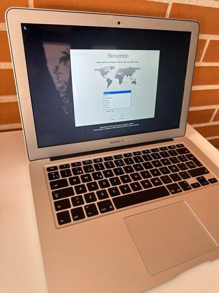 MacBook Air 13 (2014)