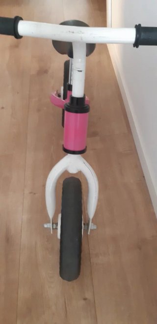 Bicicleta infantil sin pedales rosa