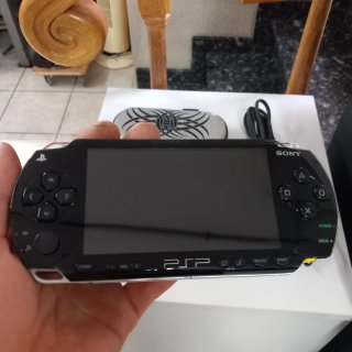 Sony PSP-104 amb jocs.